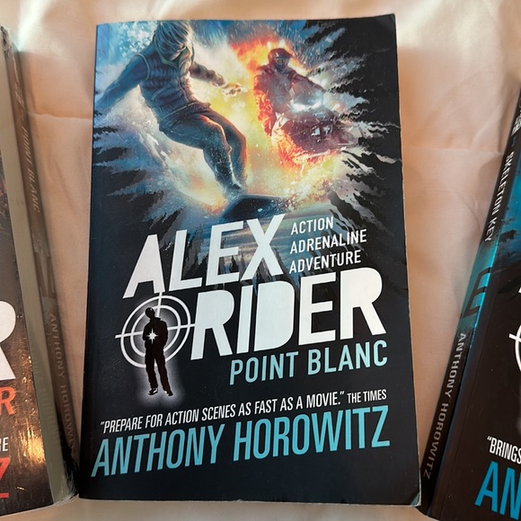 Alex Rider books 1-3 - Picture 3 of 4
